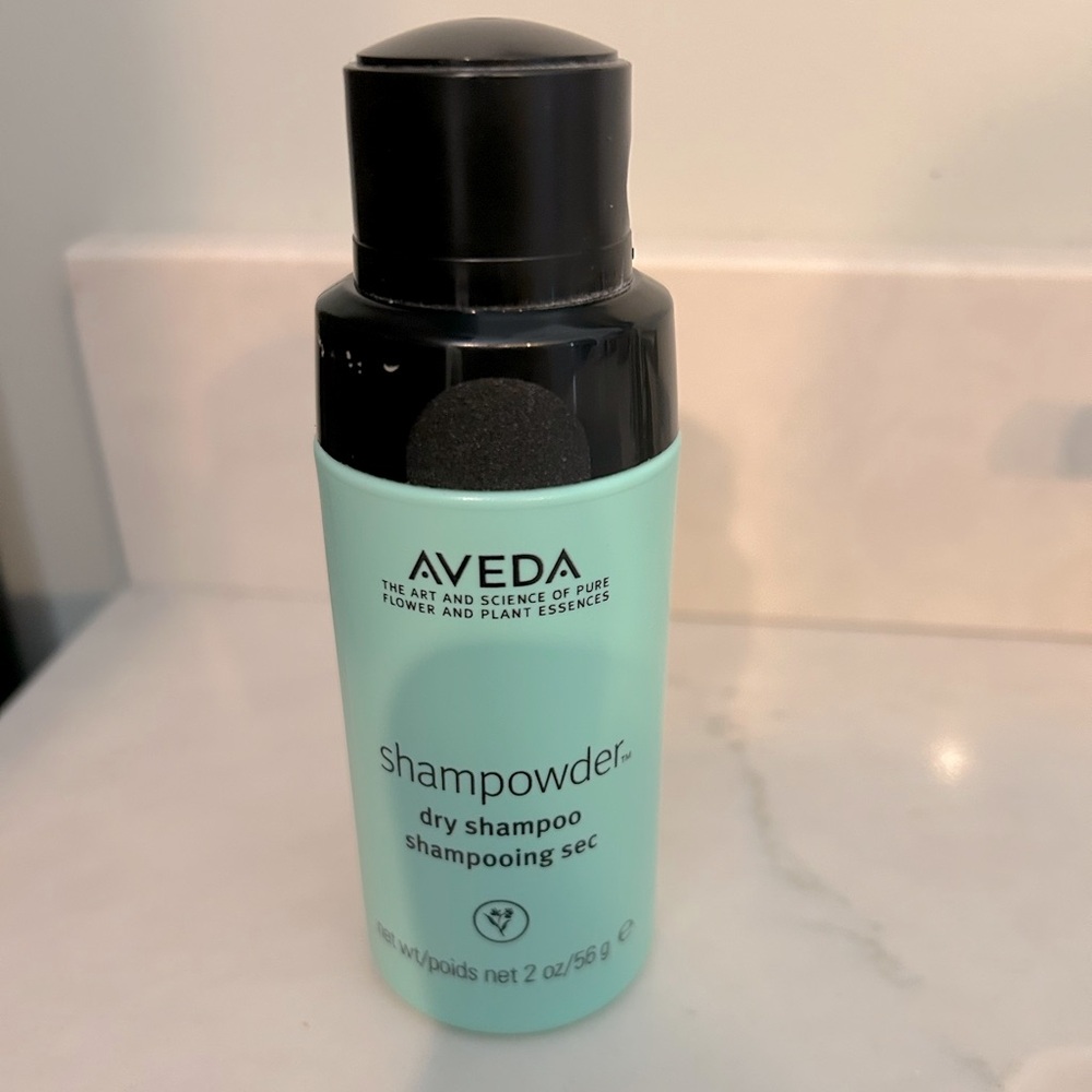 Aveda Shampowder Dry Shampoo in Black and Mint